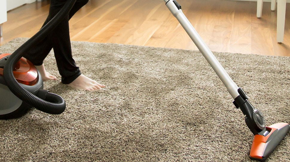 Vacuum Cleaning Tips: ऐसे इस्तेमाल करेंगे वैक्यूम क्लीनर तो जल्दी से नहीं होगा खराब, जान लें काम के ये टिप्स