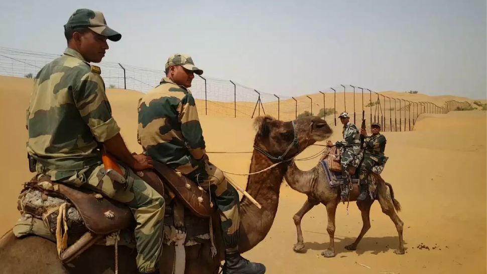 Rajasthan:राजस्थान में इंटरनेशनल बॉर्डर पर BSF-PAK रेंजर्स के बीच फायरिंग;पाकिस्तान की पहल का बीएसएफ़ ने दिया जवाब Rajasthan:राजस्थान में इंटरनेशनल बॉर्डर पर BSF-PAK रेंजर्स के बीच फायरिंग;पाकिस्तान की पहल का बीएसएफ़ ने दिया जवाब