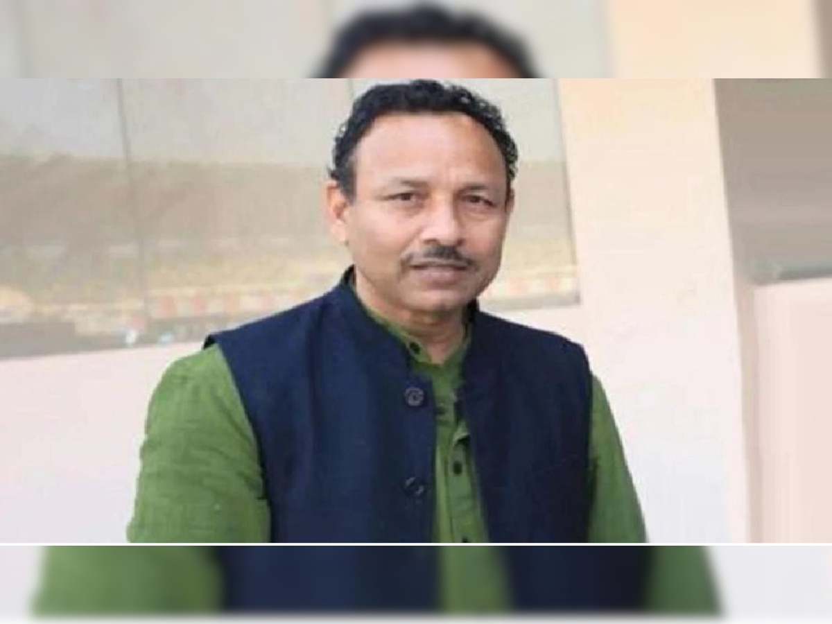  Lucknow: फरार चल रहे अनुराग भदौरिया की बढ़ी मुश्किलें, घर पर कुर्की का नोटिस चस्पा, CM योगी पर अभद्र टिप्‍पणी का आरोप