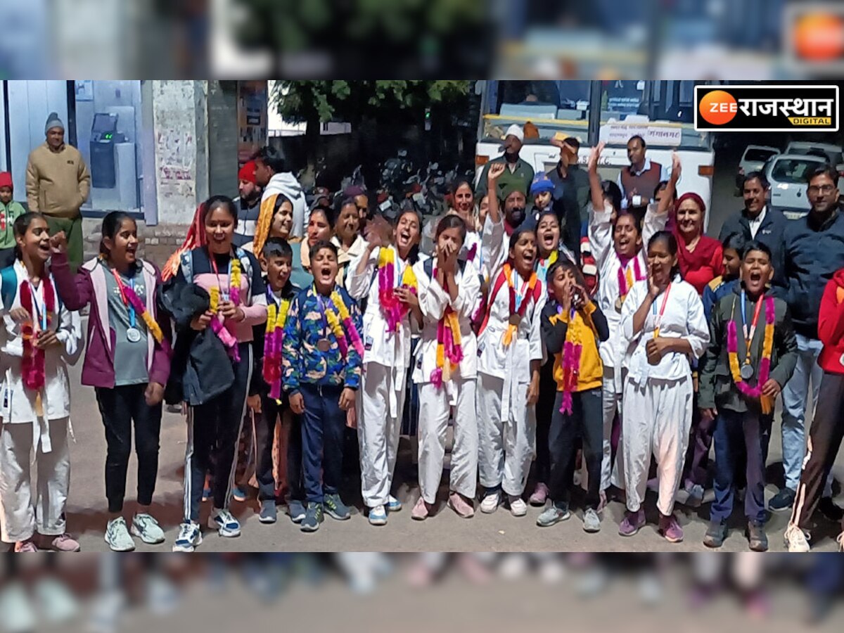 मॉडल स्कूल के खिलाड़ियों ने राजस्थान ओपन कराटे चैंपियनशिप में जीते 20 पदक