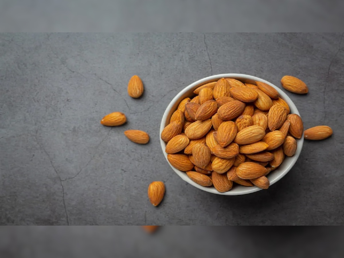 Side effects of Almonds: सेहत के लिए फायदेमंद है बादाम, पर कब कैसे और कितने खाएं ये जान लें तो नहीं होगा नुकसान