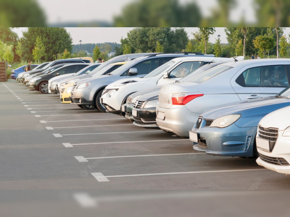 Car Sales: इन दो कार कंपनियों के आगे सब हुए फेल, एक महीने में बिक गईं लाखों गाड़ियां