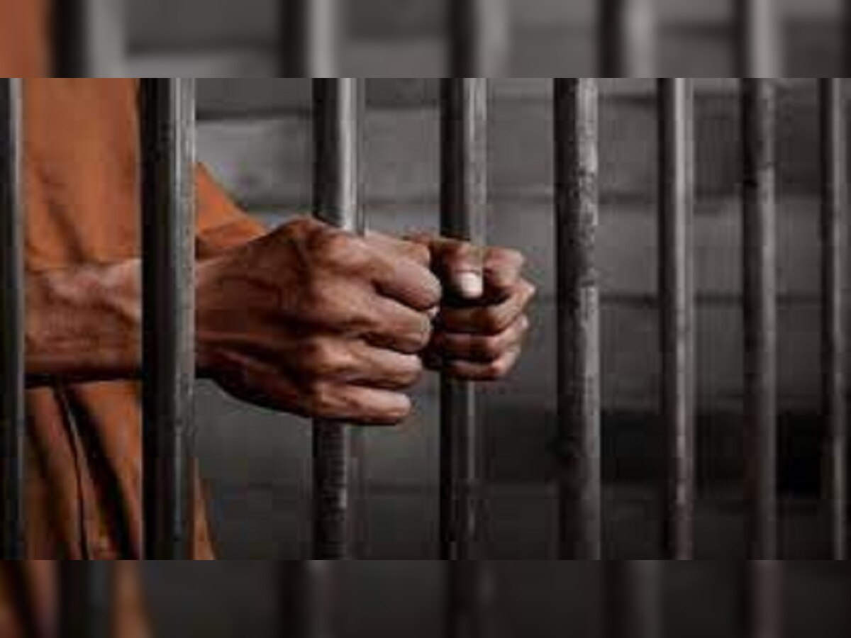 रामगढ़ में जेल की सलाखें तोड़ कैदी फरार, खोज में जुटी पुलिस