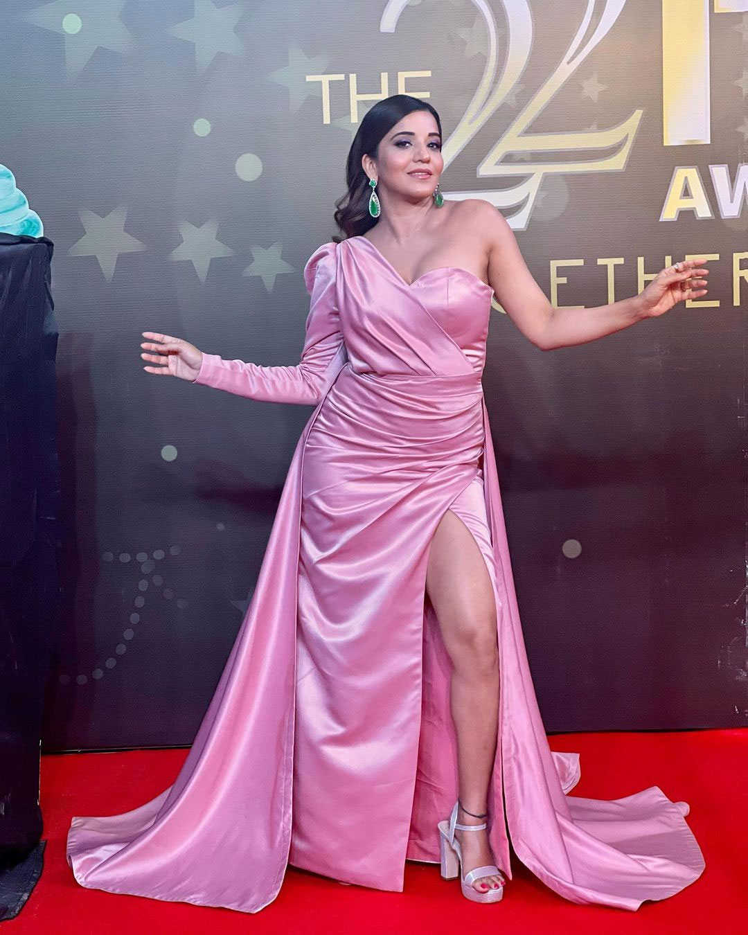 Gowns Evening Dresses/ A-line Puffed Cap Sleeves Open Back Off Shoulder With High Slit Dress/ Evening Dresses/ Formal Women's Dresses/ Prom Dress Shops