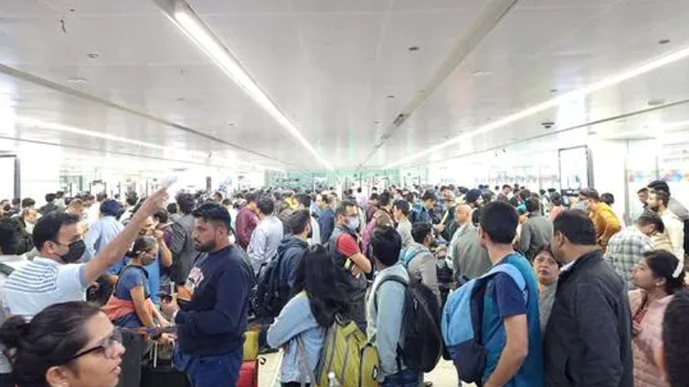 LocalCircles Survey: Latest survey came out amid chaos at Delhi airport, passengers told these 2 facilities very bad