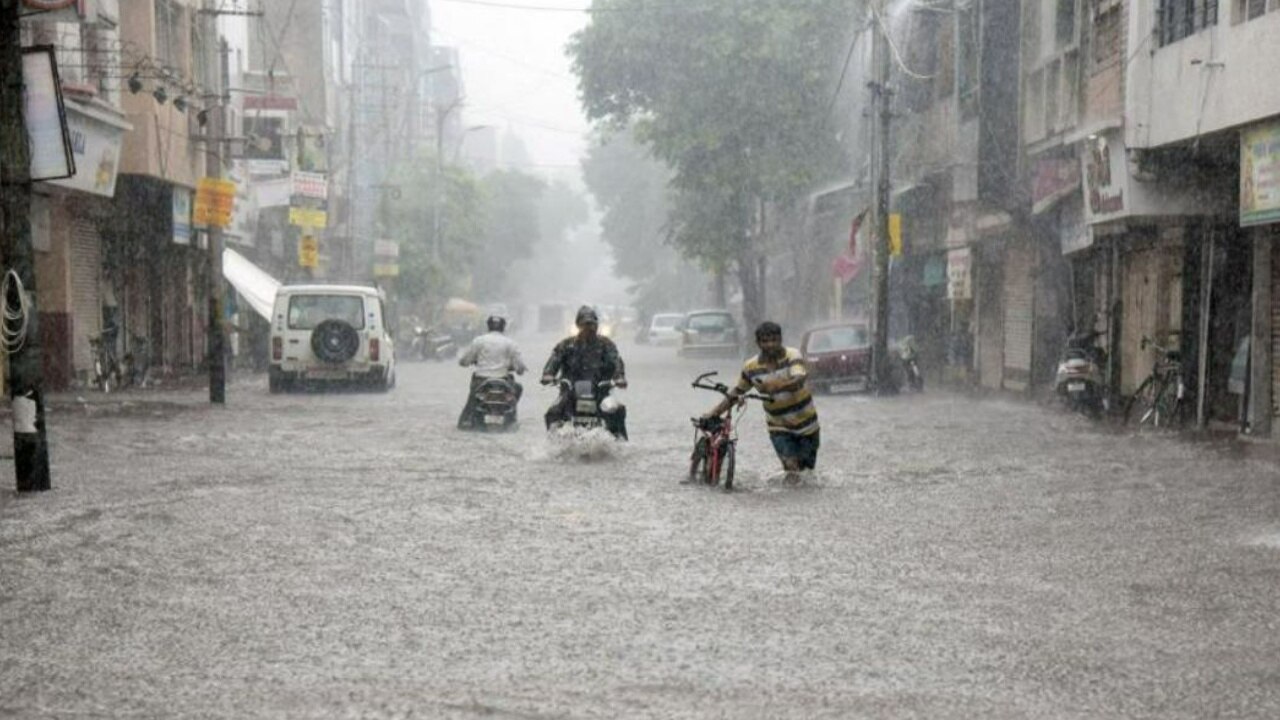 Weather Update: इस राज्य में हो सकती है बेमौसम बारिश, किसानों को दी गई ये चेतावनी