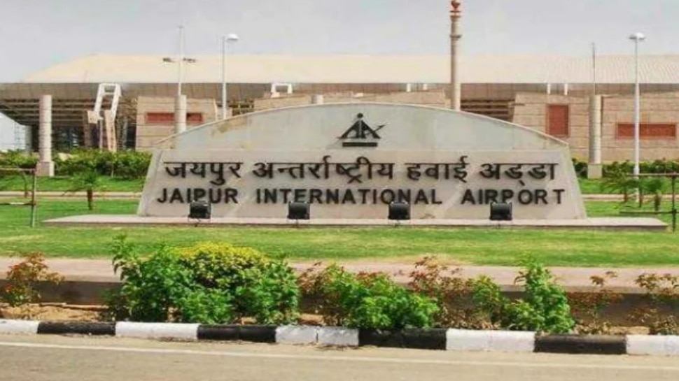 Jaipur Airport: जूते और स्पीकर में Dubai से सोना छिपाकर ला रहे थे युवक, जयपुर एयरपोर्ट पर पकड़े गए