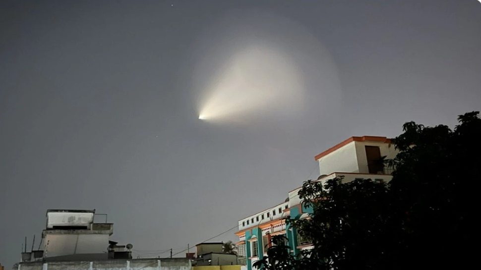 Mysterious Light seen in the sky of kolkata curiosity created for