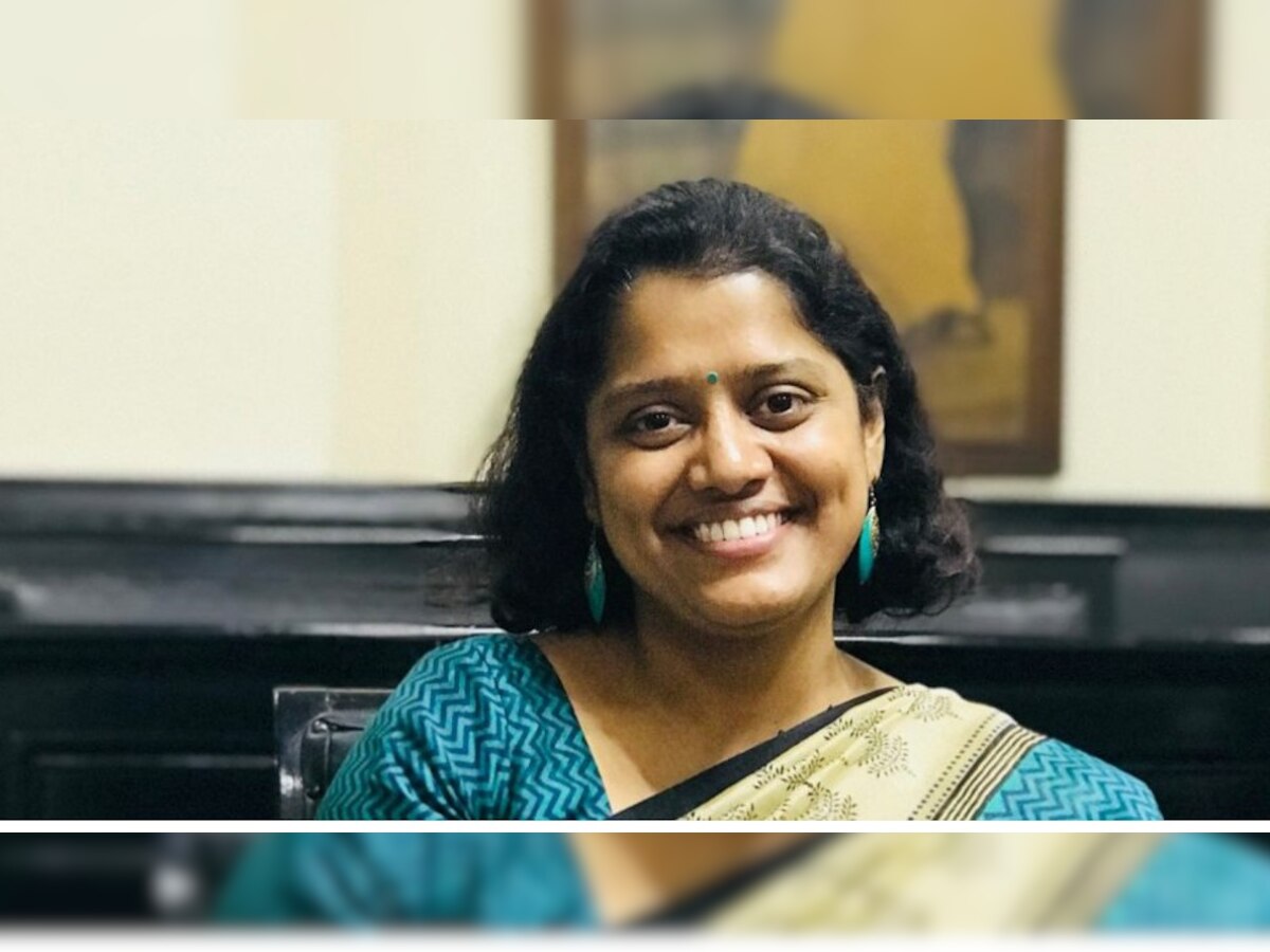 किराना दुकानदार की बेटी ने लगातार 3 बार क्रैक की UPSC, 19वीं रैंक हासिल कर बनी IAS