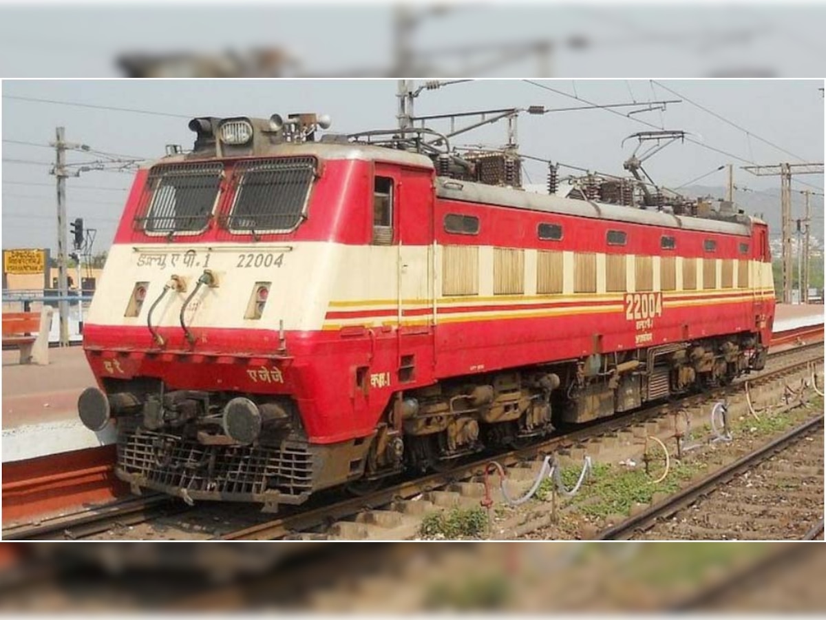 Indian Railway Fact: ट्रेन के इंजन का कितना होता है वजन और रेल में क्यों होती है ये वाली लाइट?