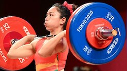 वेटलिफ्टर मीराबाई का World Championship में कमाल, CWG मेडलिस्ट ने किया निराश