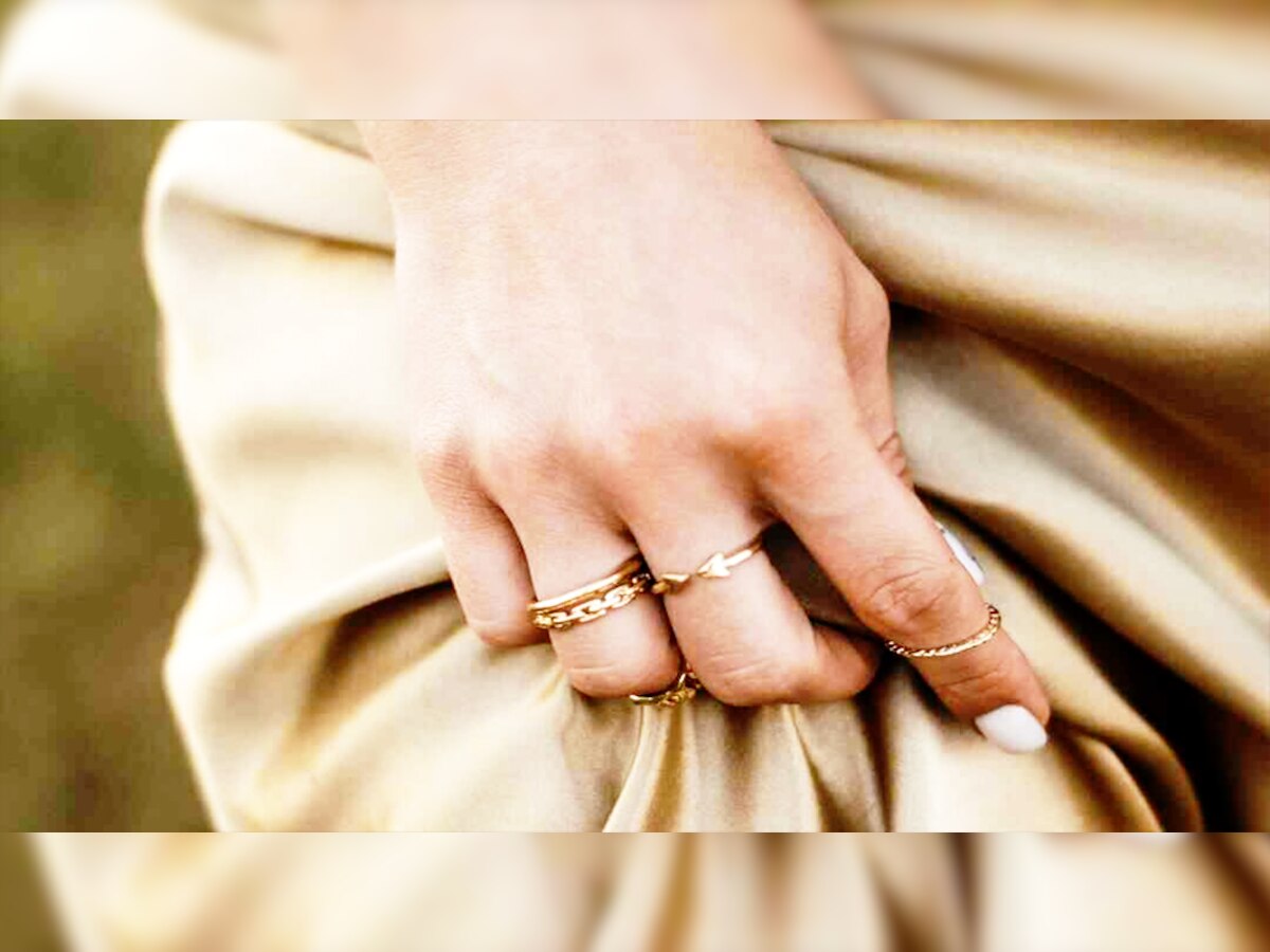 अंगूठी बताती है कई राज, पहनने के तरीके के बारे में नहीं जानते होंगे ये सच्चाई, जानें ये जरूरी बातें