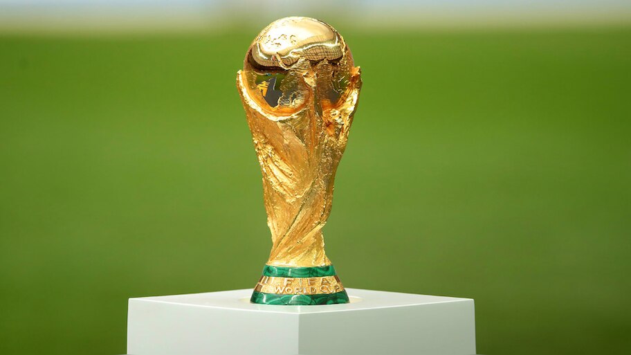 FIFA Trophy History: पहले कैसे थी फीफा की ट्रॉफी और क्या था नाम, 1983 में हो गई थी चोरी
