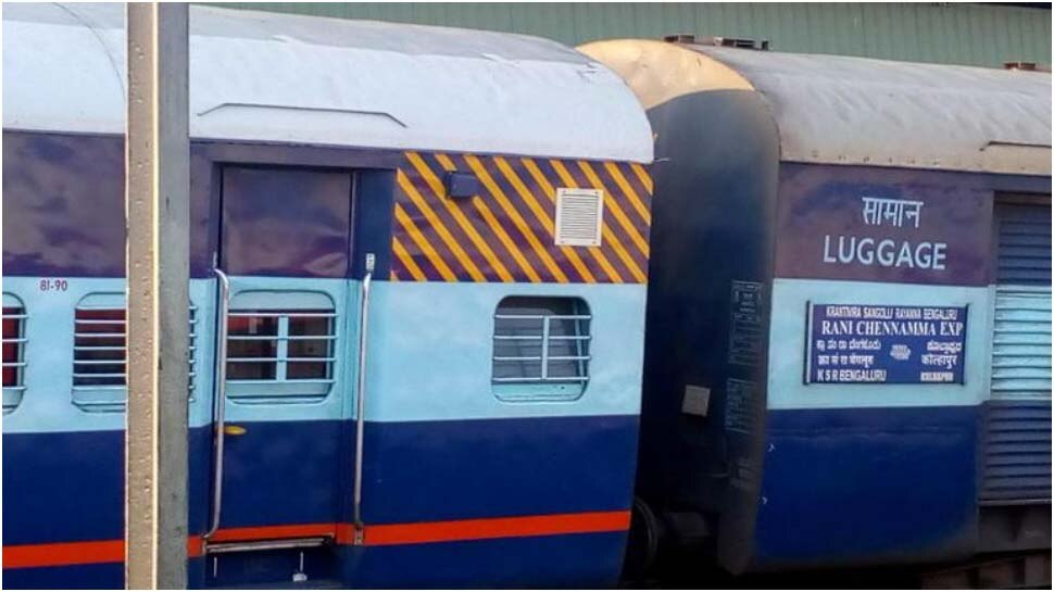 Indian Railway: ट्रेन के डिब्बों पर बनी पीली और सफेद लाइन का क्या होता है मतलब?