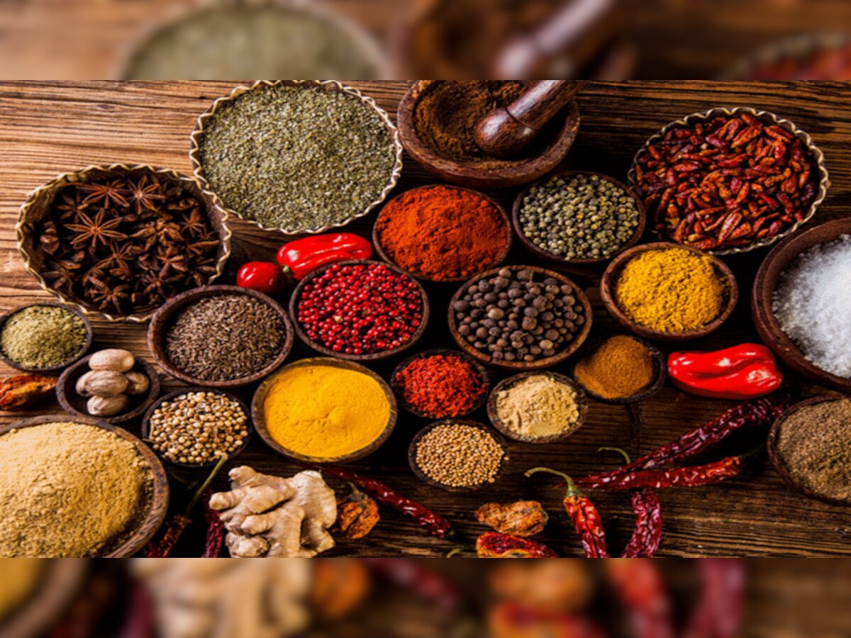 Adulteration In Spices: मसालों की जगह रेत, रंग और भूसा तो नहीं खा रहे, इन आसान तरीकों से करें पहचान