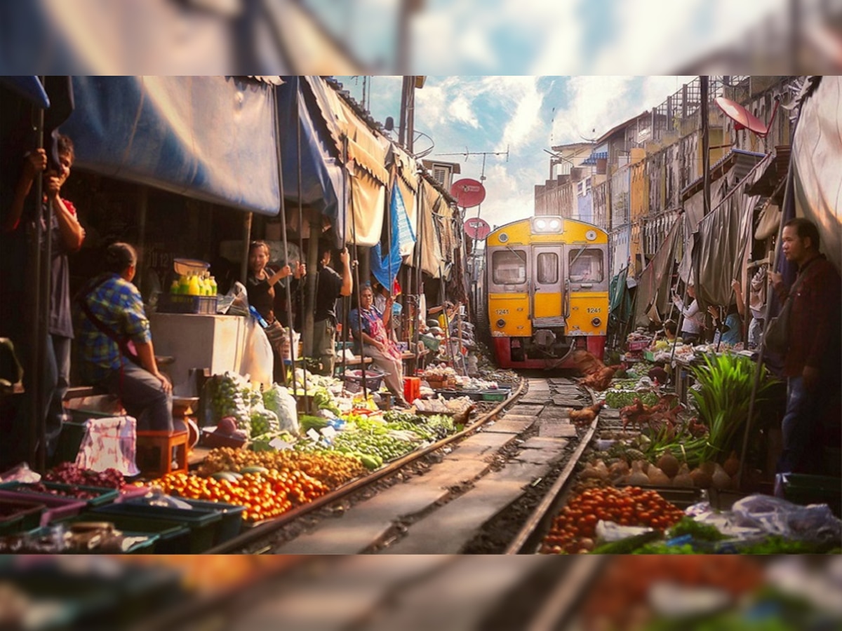 Railways: दुनिया की सबसे अनोखी ट्रेन जो बाजार के बीच से गुजरती थी, जानिए क्या है पूरी कहानी