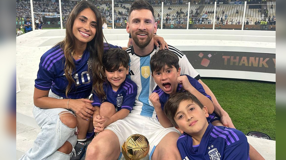 Lionel Messi's Wife: मेस्सी की वाइफ का छलका दर्द, जीत के बाद लिखी भावुक पोस्ट, पढ़ें Lionel Messi's Wife: मेस्सी की वाइफ का छलका दर्द, जीत के बाद लिखी भावुक पोस्ट, पढ़ें
