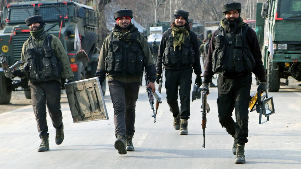 जम्मू-कश्मीर पुलिस को मिली बड़ी कामयाबी, शोपियां में लश्कर के 3 आतंकवादी ढेर जम्मू-कश्मीर पुलिस को मिली बड़ी कामयाबी, शोपियां में लश्कर के 3 आतंकवादी ढेर