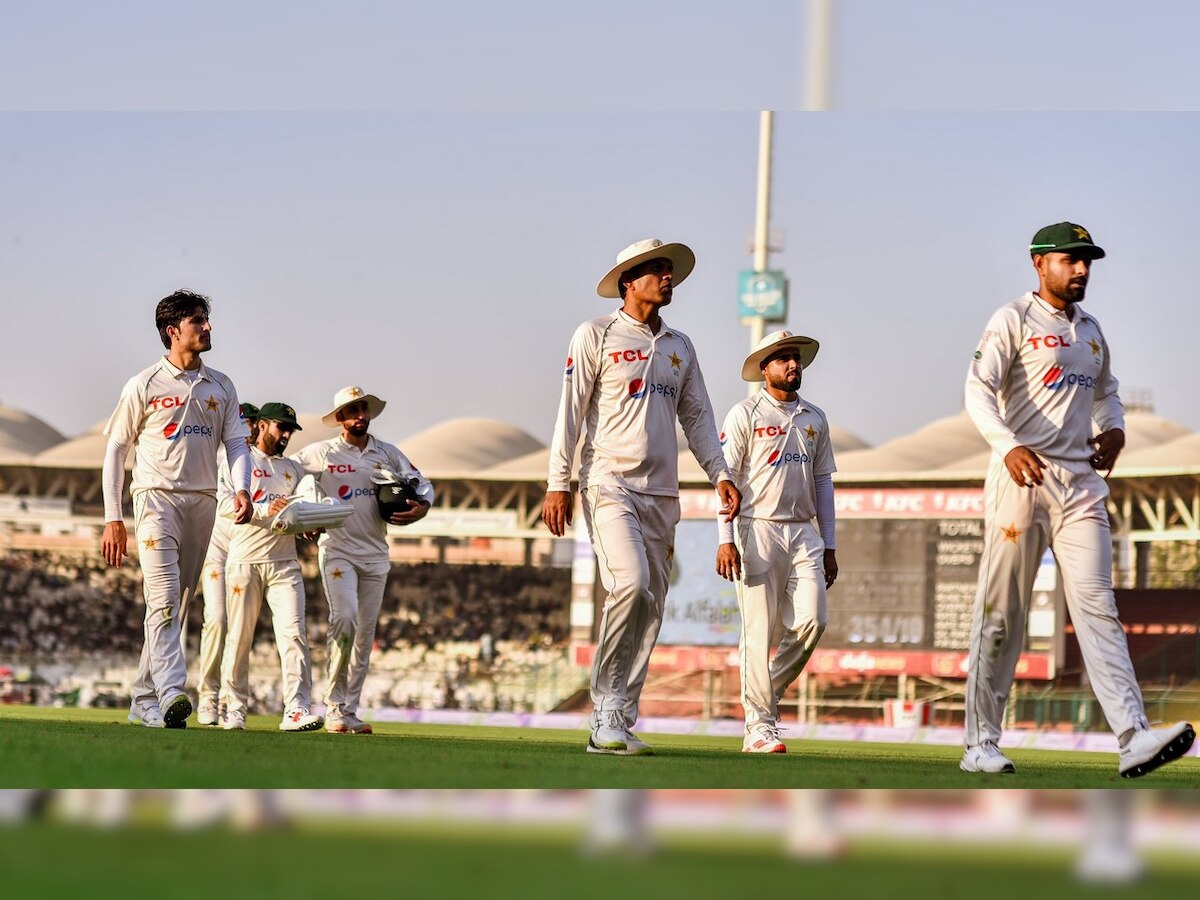 PAK vs ENG: अपने ही देश में बुरी तरह शर्मसार हुआ पाकिस्तान, इंग्लैंड ने टेस्ट सीरीज में 3-0 से किया सूपड़ा साफ