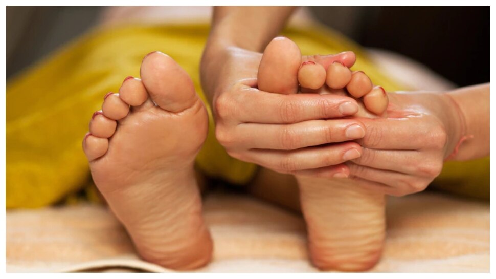 benefits of foot massage with oil in winter season Foot Massage
