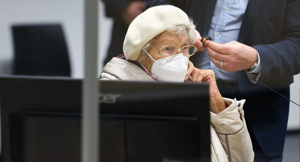 Irmgard Furchner: जानें कौन है 97 साल की इरगार्ड फर्चनर,  10,505 लोगों की हत्या में रही शामिल, 2 साल की हुई सजा