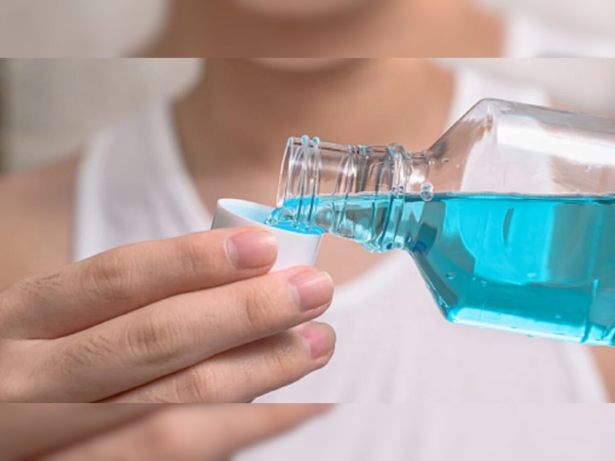 Mouthwash: माउथवॉश का अधिक इस्तेमाल करने से बचें, हो सकते हैं ये बड़े नुकसान