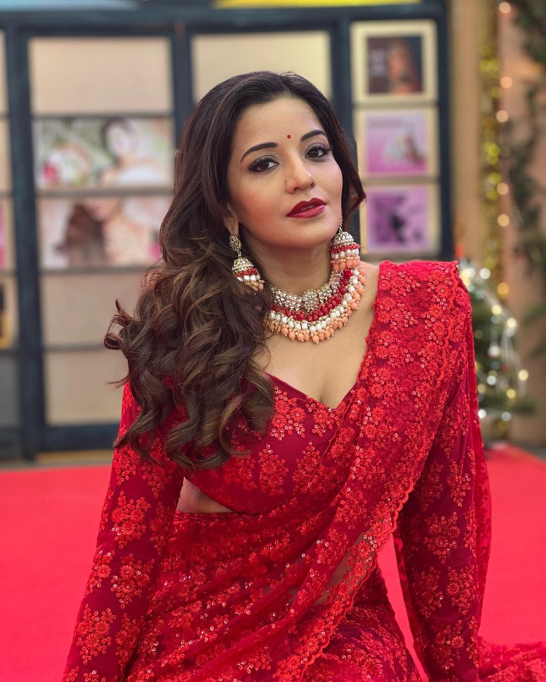 Monalisa Beautiful Saree Look :