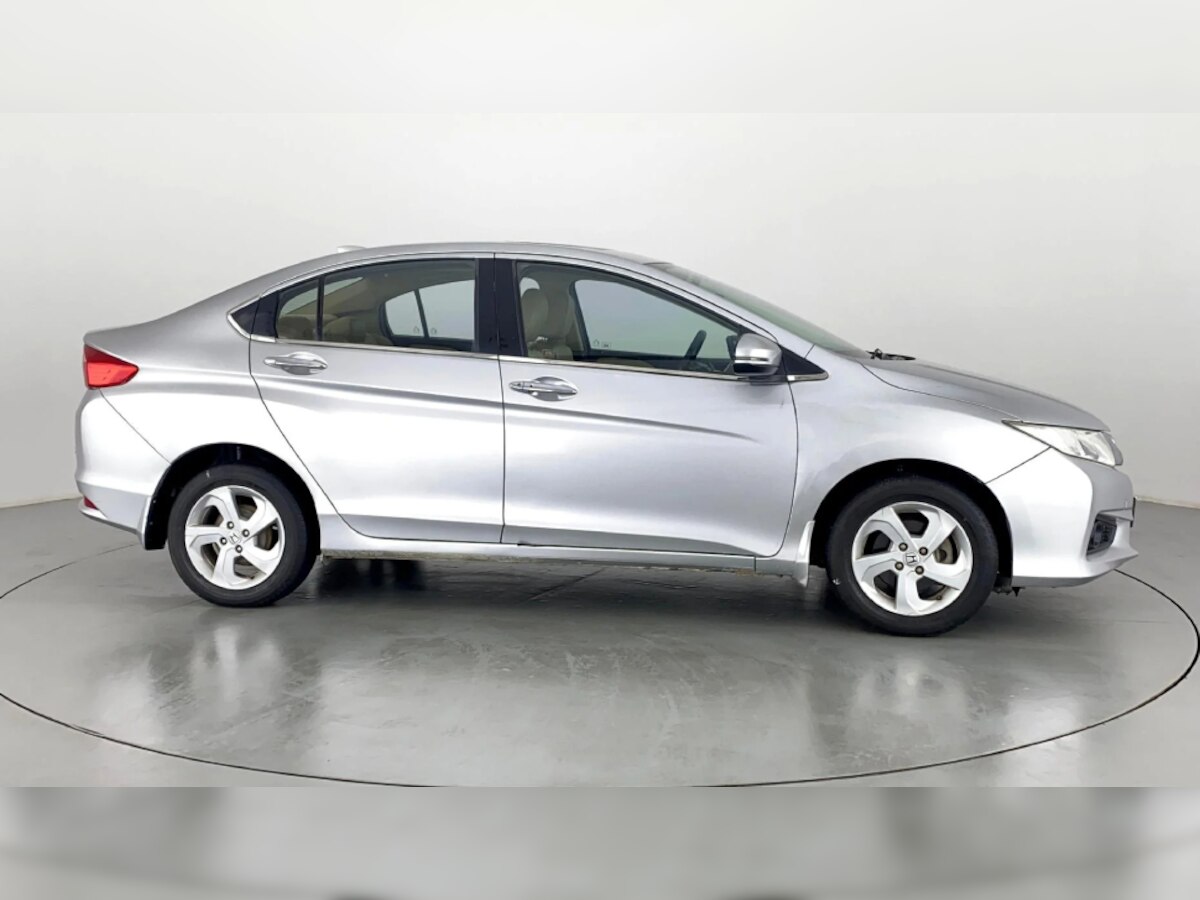 सिर्फ 5.33 लाख रुपये में मिल रही Honda City, CNG किट का भी ऑप्शन