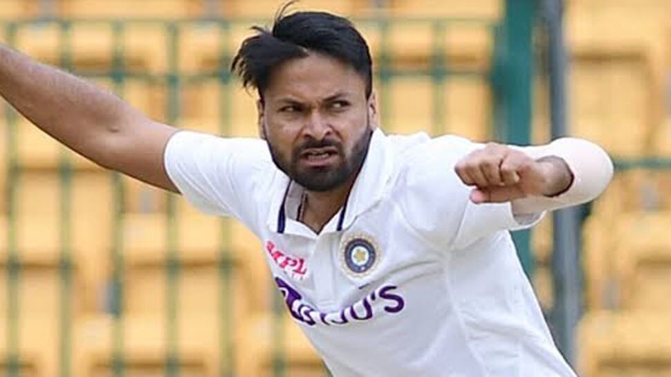 Kumar Driver IPL mini Auction auto driver son mukesh kumar sold to delhi capitals ...