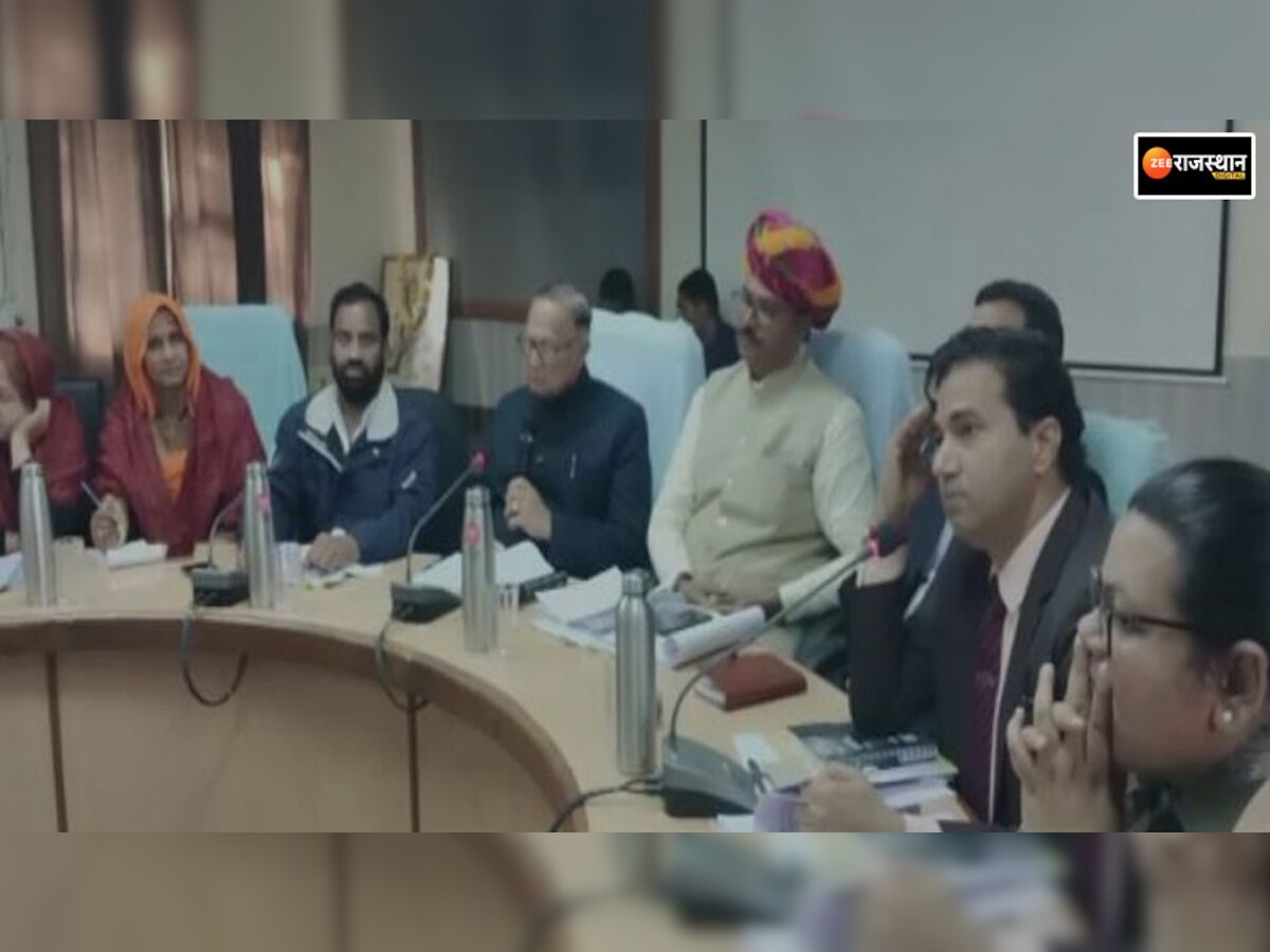 अलवर: मंत्री बीडी कल्ला और टीकाराम जूली ने ली अधिकारियों की बैठक, दिए आवश्यक दिशा-निर्देश 