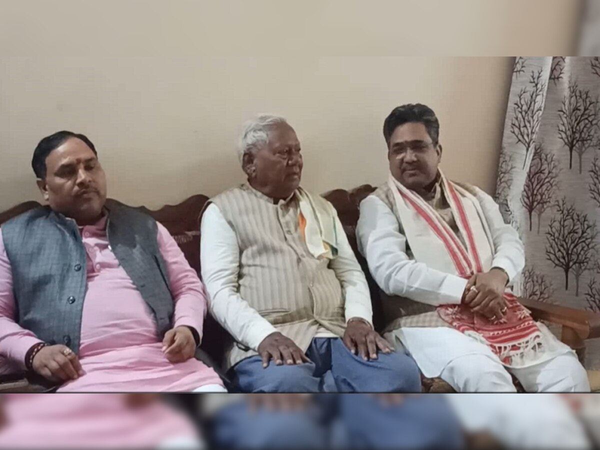 बीजेपी के राष्ट्रीय महामंत्री सुनील बंसल ने कड़िया मुंडा से की मुलाकात, आगे की राजनीति को लेकर चर्चा