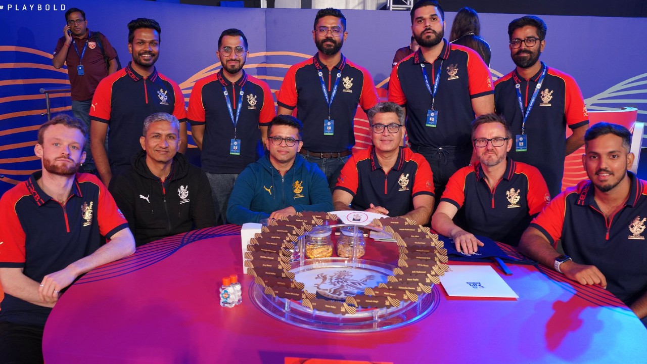 IPL 2023 RCB Full Squad: सिर्फ 3.25 करोड़ में खरीदे ये 7 भविष्य के दिग्गज, नीलामी के बाद जानें कैसी है रॉयल चैलेंजर्स बैंगलोर की पूरी टीम 