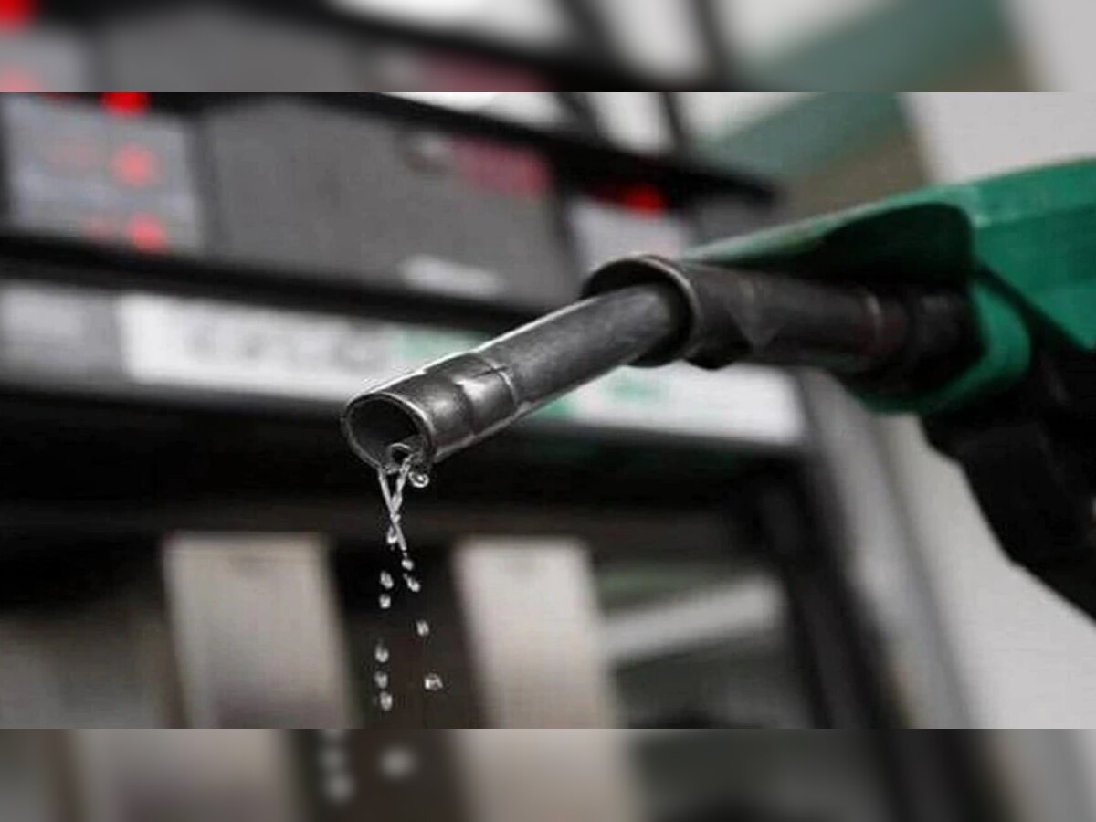Petrol Diesel Price 25 December: पेट्रोल-डीजल की कीमतों में मामूली बदलाव, जानिए अपने शहर का रेट