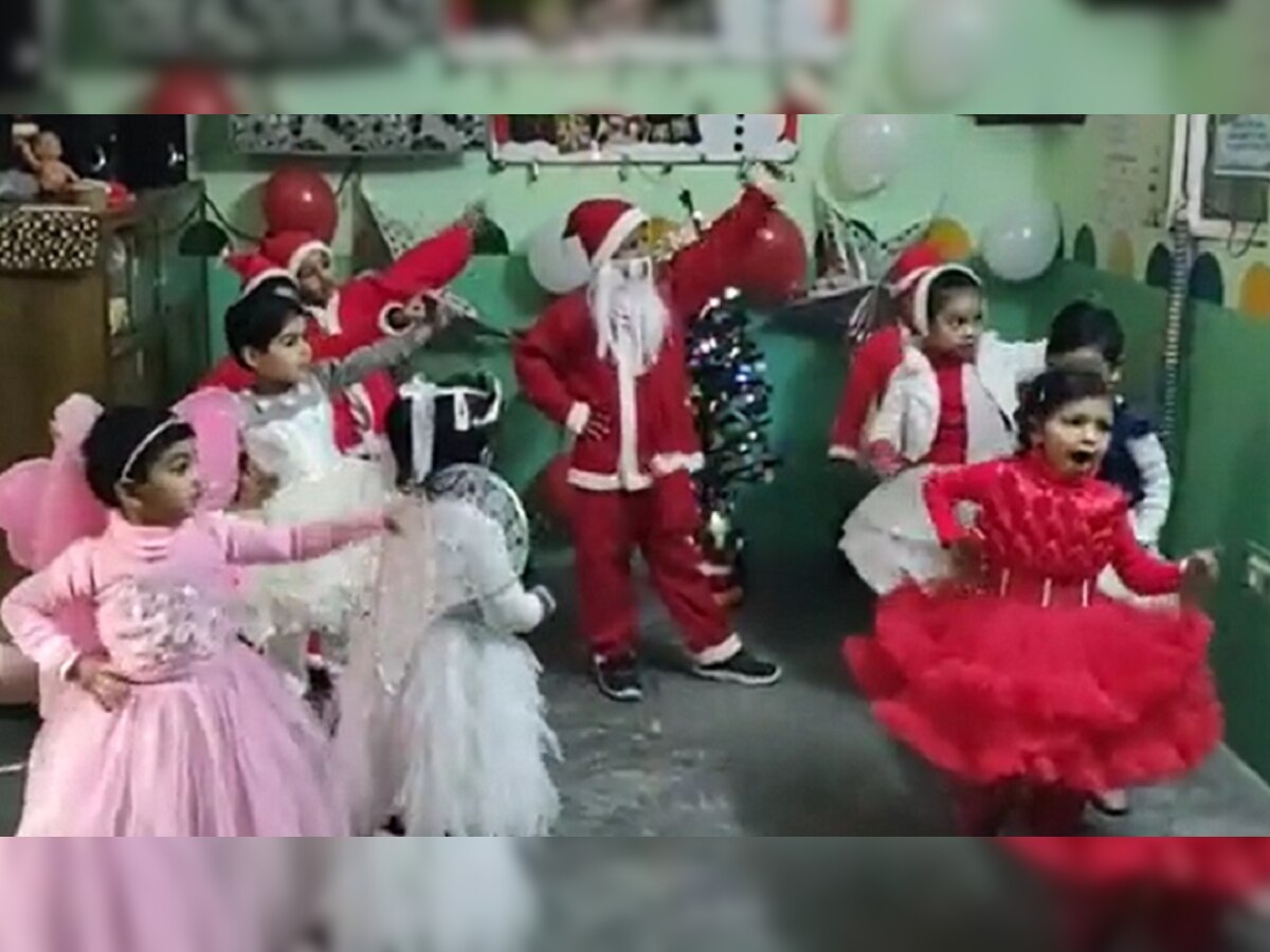 Jingle Bells: क्रिसमस की घंटी बजाते हुए 'सांता' ने मारी एंट्री, पूरी टीम ने किया धमाकेदार डांस