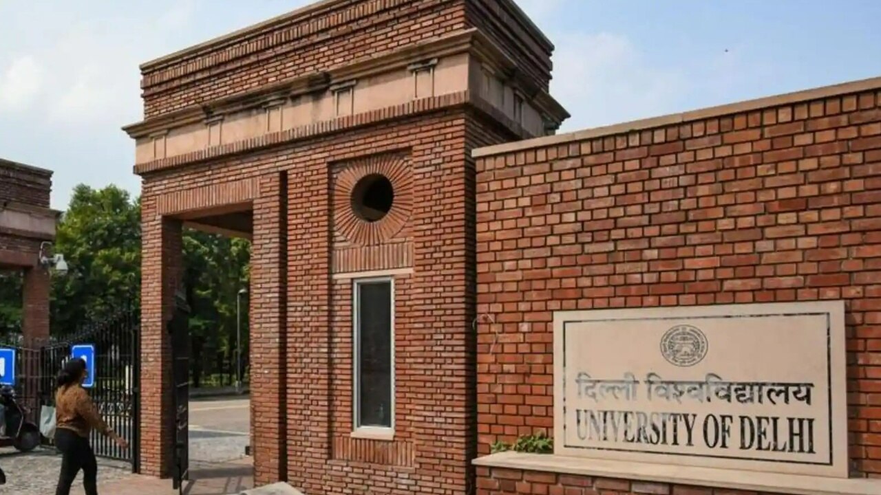 DU Vacancy: UGC सर्कुलर आने के 8 महीने बाद नहीं हो रही नॉन टीचिंग पदों पर नियुक्ति