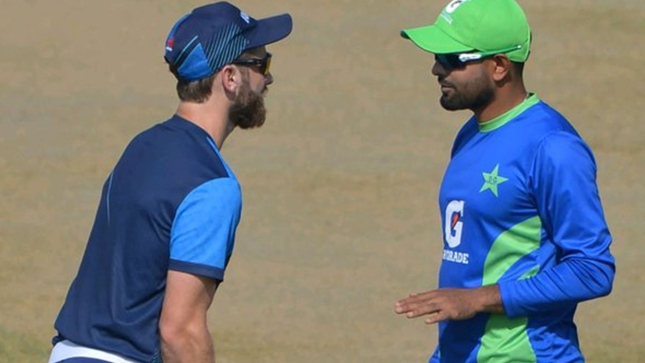 PAK vs NZ: पाकिस्तान क्रिकेट टीम को पीसीबी ने दी चेतावनी, बोले- टीम में रहना है तो छोड़ दो ये करना वरना.....