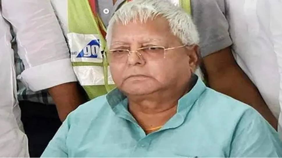 बिहार में सियासी हलचल; CBI ने भ्रष्टाचार केस में लालू के ख़िलाफ़ फिर शुरू की जांच बिहार में सियासी हलचल; CBI ने भ्रष्टाचार केस में लालू के ख़िलाफ़ फिर शुरू की जांच