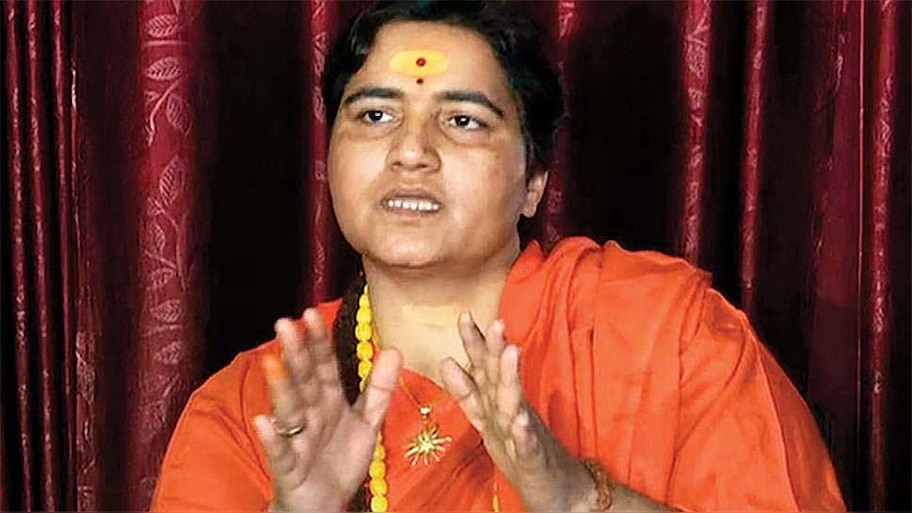 सांसद प्रज्ञा ठाकुर के विवादित बोल; कहा- सब्जी वाला चाकू ही सही, धार रखें तेज ! 
