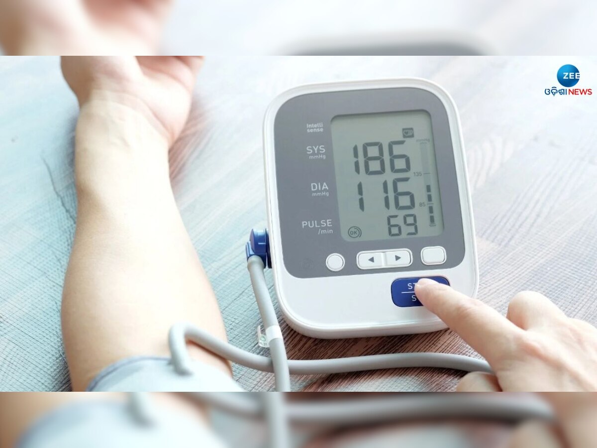 High Blood Pressure: ରକ୍ତଚାପ ବଢିବା କ୍ଷଣି କରନ୍ତୁ ଏହି କାମ, ଷ୍ଟ୍ରୋକ ଓ ହୃଦଘାତରୁ ଟଳିବ ବିପଦ 