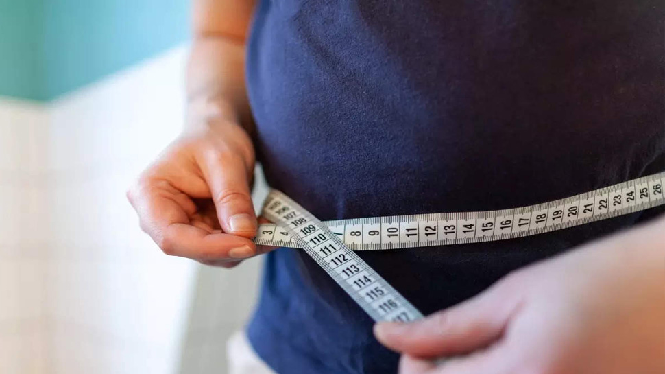Weight Loss Tips: तुरंत छोड़ दें रोजाना की ये आदतें, वरना वेट लॉस बन जाएगा जी का जंजाल Weight Loss Tips: तुरंत छोड़ दें रोजाना की ये आदतें, वरना वेट लॉस बन जाएगा जी का जंजाल