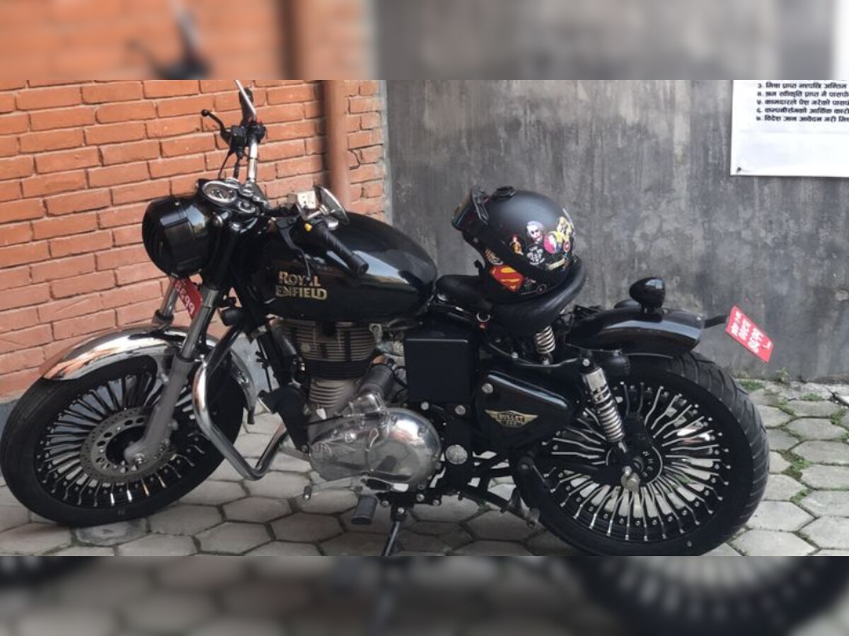 Bike Sales: इस 350cc बाइक के आगे Bullet भी हुई फेल, 3 गुना ज्यादा बिकी, धक्का-मुक्की कर खरीद रहे ग्राहक