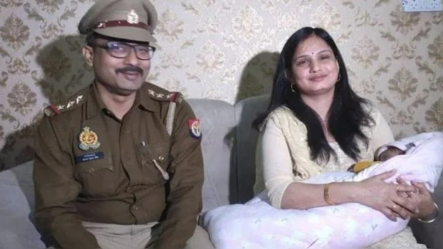 SHO की पत्नी ने नवजात को दिया नया जीवन; कमेंट में यूज़र ने लिखा- वाह मां