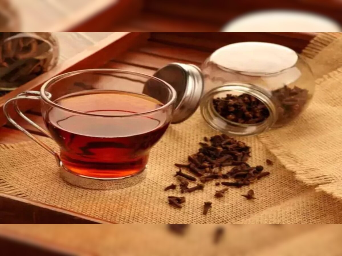 Healthy Drink: गले में जमा बलगम को तुरंत पिघला देगी 1 कप लौंग की चाय 