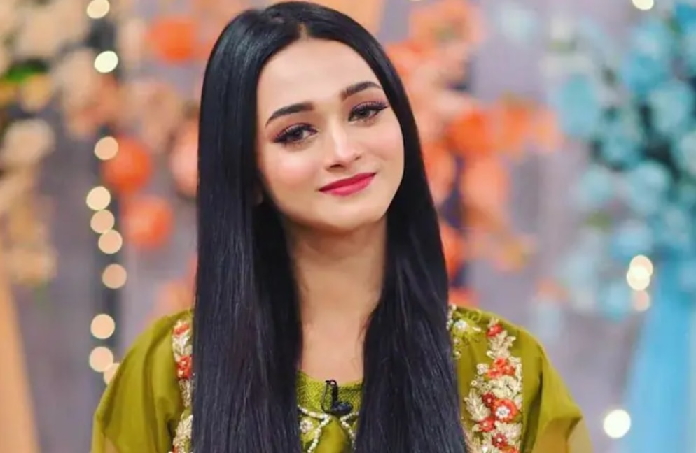 'मेरा दिल ये पुकारे' से धमाल मचाने वाली पाकिस्तानी लड़की का नया वीडियो वायरल, फिर दिखाए कातिलाना मूव्स