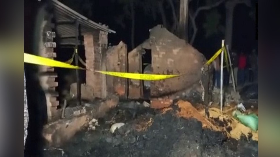 Mau Fire Stove Fire Killed 5 Family Members Woman Was Living Separately ...