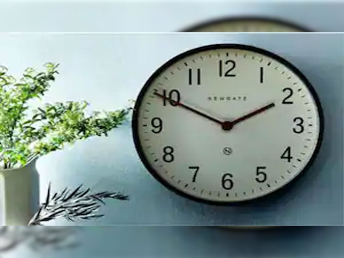 vastu-tips-wall-clock-should-face-which-direction-clock-direction-as