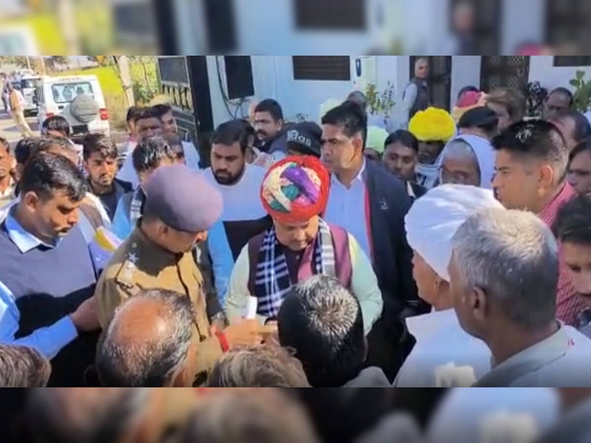 गुजरात कांग्रेस प्रभारी डॉ रघु शर्मा का सूरजपुरा में सम्मान, नेता ने लोगों की सुनी समस्याएं