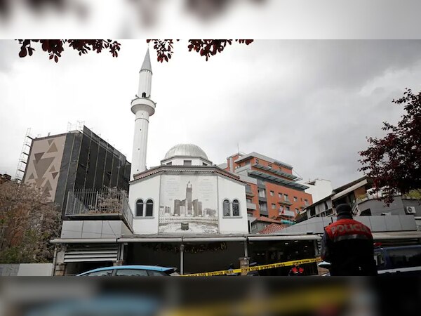 दुनिया का पहला नास्तिक देश अल्बानिया.