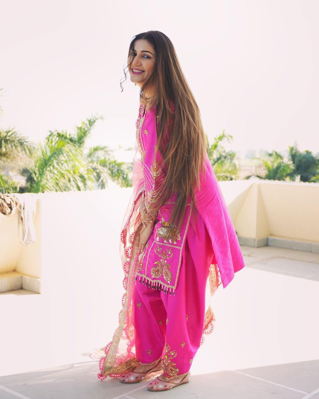 Photo Poses For Girls In Salwar Suit/ Selfie Poses In Salwar Suit/ Photo  Poses For Punjabi Girls - YouTube