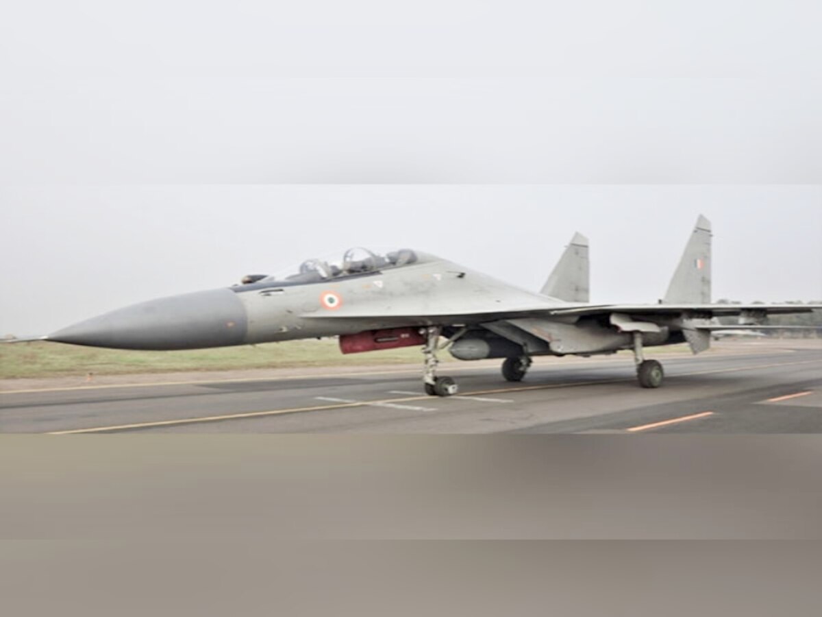 BrahMos Missile: भारतीय वायुसेना का कमाल, सुखोई से ब्रह्मोस के नए वेरिएंट का टेस्ट सफल; खासियत जानें    